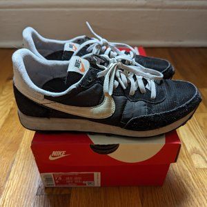 Nike Challenger OG in Black & White